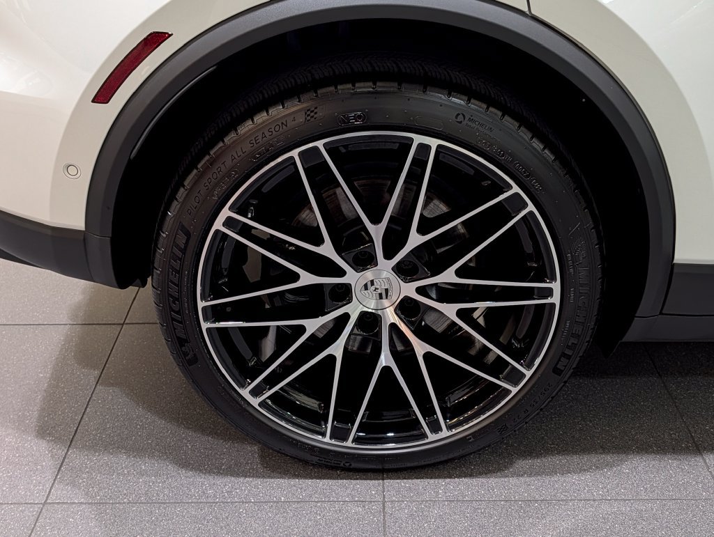 New 2026 Porsche Macan Electric RWD image 12