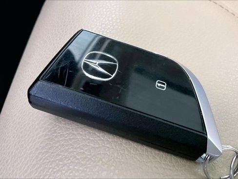 Used 2024 Acura RDX SH-AWD image 13