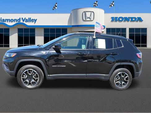 Used 2024 Jeep Compass Trailhawk AWD/4WD image 10