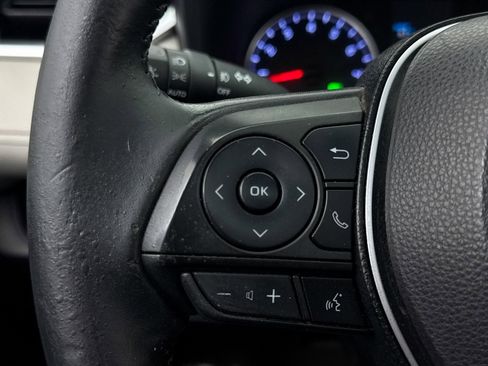 Used 2019 Toyota RAV4 XLE Premium image 17