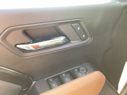 New 2025 GMC Canyon AT4 w/ Nightfall Edition image 11