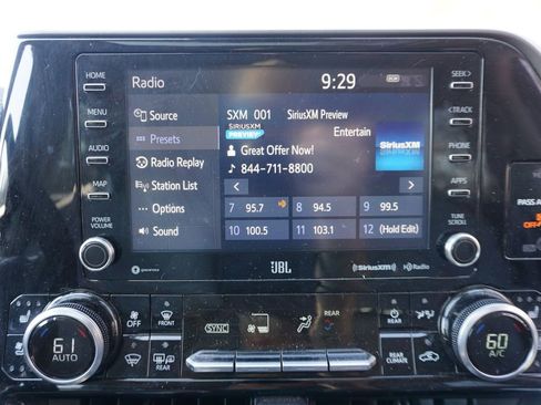 Used 2022 Toyota Highlander Limited image 11