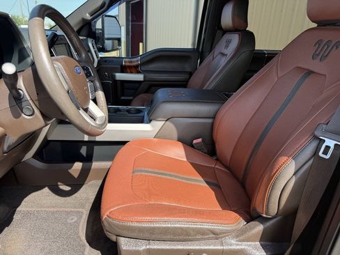 Used 2018 Ford F250 King Ranch w/ FX4 Off-Road Package AWD/4WD image 14