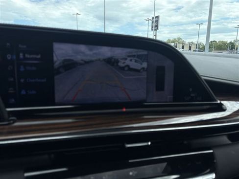 Certified 2024 Cadillac Escalade Premium Luxury w/ Performance Package AWD/4WD image 15