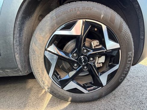 Certified 2024 Kia Seltos EX FWD image 6