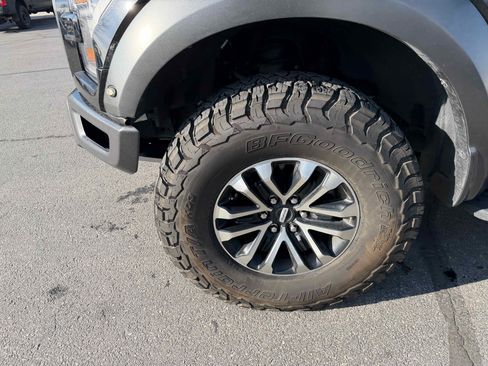 Used 2020 Ford F150 Raptor w/ Equipment Group 802A Luxury image 15