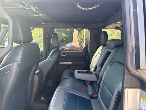 Used 2022 Ford Bronco Outer Banks w/ Sasquatch Package AWD/4WD image 14