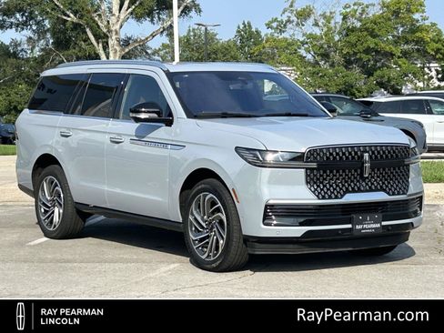 Used 2025 Lincoln Navigator Reserve AWD/4WD image 1