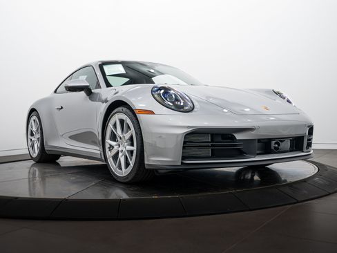 Certified 2025 Porsche 911 Carrera RWD image 9