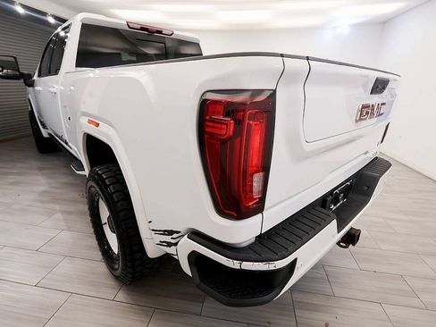 Used 2023 GMC Sierra 2500 AT4 w/ AT4 Premium Plus Package AWD/4WD image 3