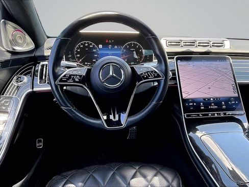 Used 2022 Mercedes-Benz S 580 4MATIC Sedan w/ AMG Line Package image 5