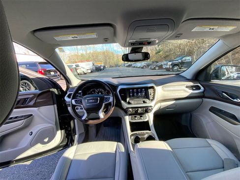 Used 2023 GMC Acadia SLT w/ Technology Package image 21