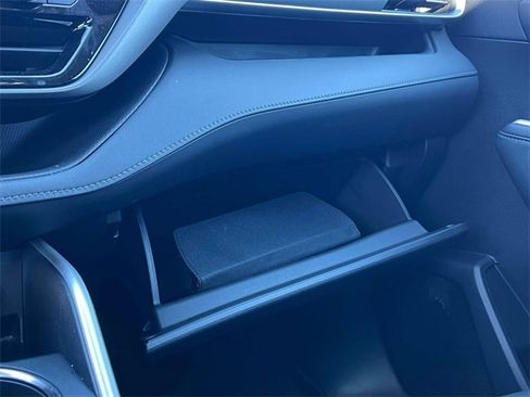 Used 2022 Toyota Highlander XLE image 27