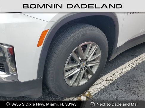 Used 2023 Chevrolet Traverse LT image 10