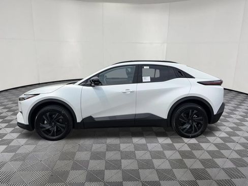 Used 2026 Toyota C-HR AWD/4WD image 5