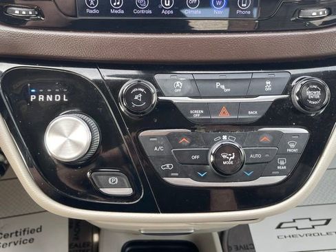 Used 2017 Chrysler Pacifica Touring-L Plus image 13