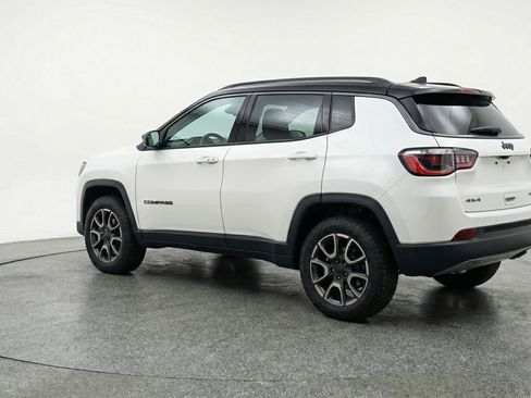 Used 2025 Jeep Compass Trailhawk w/ Trailer Tow Group AWD/4WD image 6