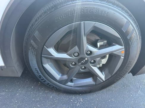 Certified 2025 Kia K4 EX FWD image 13