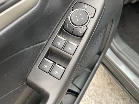 Certified 2021 Ford Escape SE w/ SE Sport Appearance Package image 25