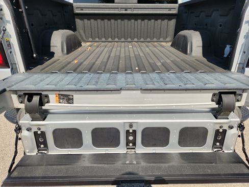 Used 2020 GMC Sierra 1500 SLT AWD/4WD image 24