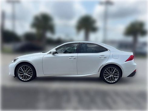Used 2017 Lexus IS 200t RWD image 4