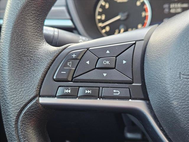 Used 2025 Nissan Altima 2.5 SV FWD image 11