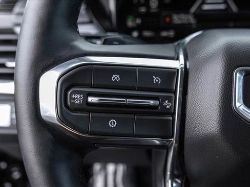 Used 2025 GMC Acadia Elevation image 13