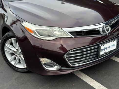 Used 2015 Toyota Avalon XLE Premium w/ Preferred Accessory Package FWD image 3