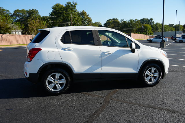 Used 2019 Chevrolet Trax LS w/ Tint and Cruise Package FWD image 8