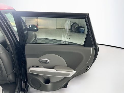 Used 2016 Kia Soul EV + image 29