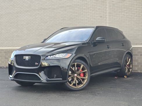 Used 2020 Jaguar F-PACE SVR image 2