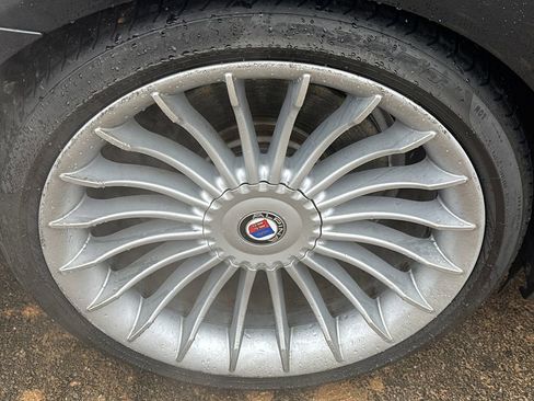 Used 2011 BMW 750i image 17