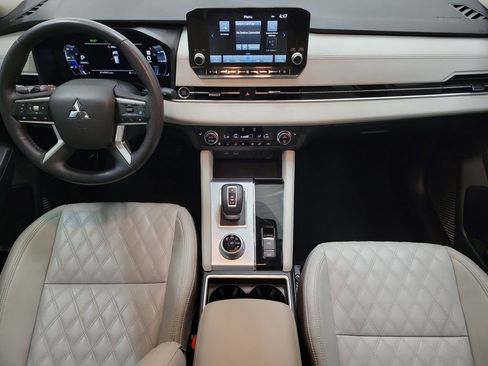 Used 2023 Mitsubishi Outlander SEL image 17