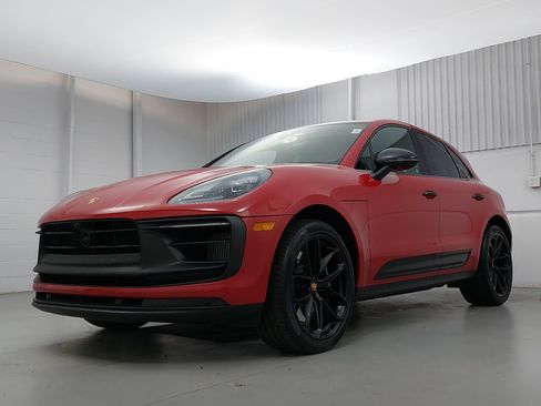 Used 2024 Porsche Macan GTS image 1