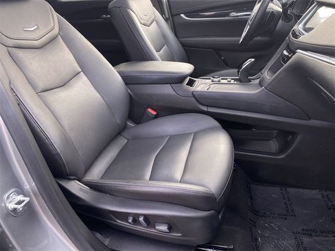 Certified 2025 Cadillac XT5 Premium Luxury image 32