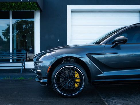 Used 2023 Aston Martin DBX 707 AWD/4WD image 11