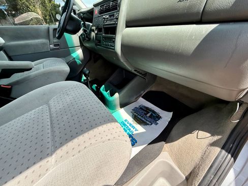 Used 2003 Volkswagen Eurovan MV image 22