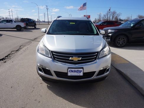 Used 2016 Chevrolet Traverse LT w/ Style and Technology Package image 4