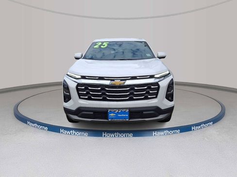 Used 2025 Chevrolet Equinox LT w/ Safety and Technology Package image 2
