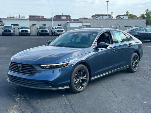 Used 2025 Honda Accord SE image 7