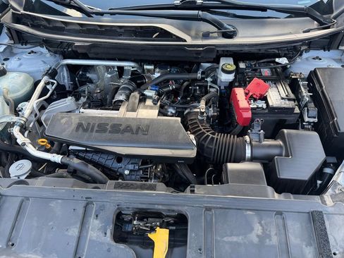 Used 2024 Nissan Rogue S image 21