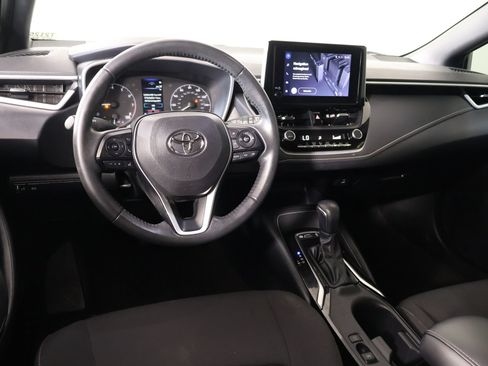 Used 2023 Toyota Corolla SE FWD image 2