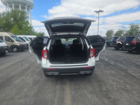Used 2022 Ford Explorer XLT w/ Equipment Group 202A AWD/4WD image 37