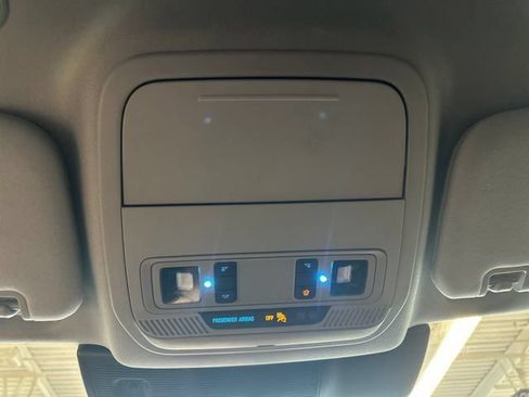 Used 2023 Ford Explorer XLT w/ Equipment Group 202A AWD/4WD image 40