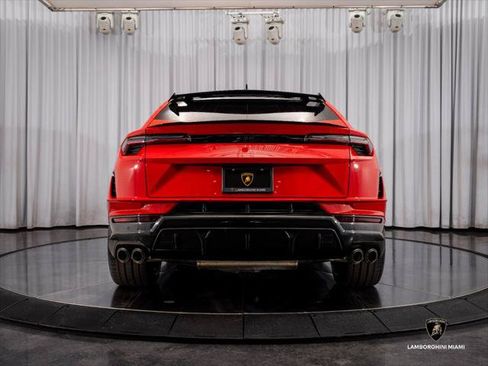 Used 2023 Lamborghini Urus Performante AWD/4WD image 16