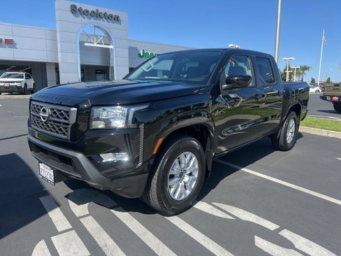 Used 2024 Nissan Frontier SV w/ SV Convenience Package RWD image 6