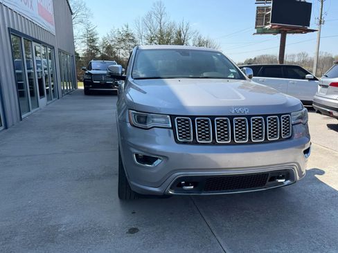 Used 2019 Jeep Grand Cherokee Overland image 36