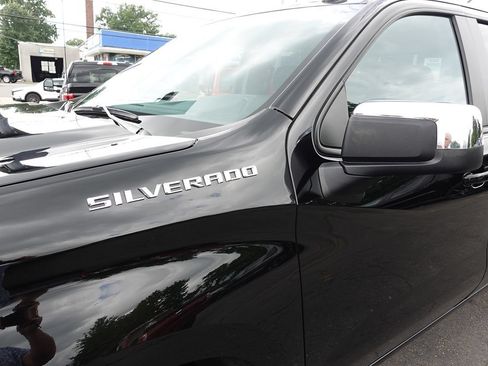 Used 2024 Chevrolet Silverado 1500 LT AWD/4WD image 7