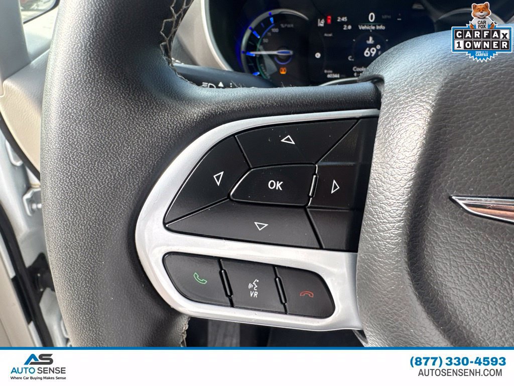 Used 2023 Chrysler Pacifica Touring-L FWD image 18