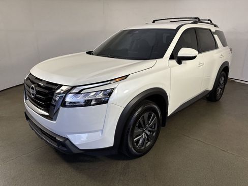 Certified 2023 Nissan Pathfinder SV image 27